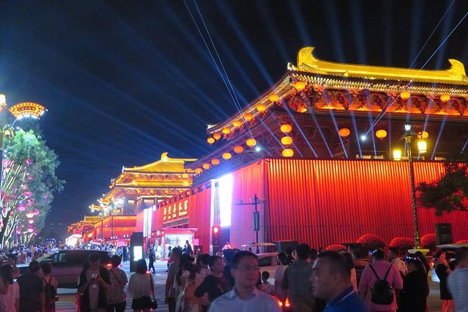 Private Xi’an Night & Food Tour by Tuk Tuk and Public Transportation - Stop 1: Muslim Quarter and Muslim Street street food energy
