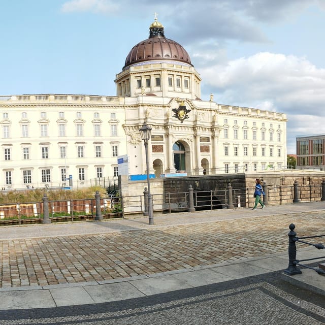 Promotion Berlin Rickshaw Shared Guide (Combo Vehicle Group) - FAQ