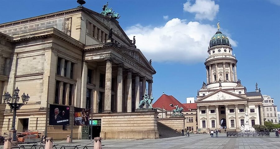 Promotion Berlin Rickshaw Shared Guide (Combo Vehicle Group) - The 210-minute loop through Berlin’s major sights, stop by stop
