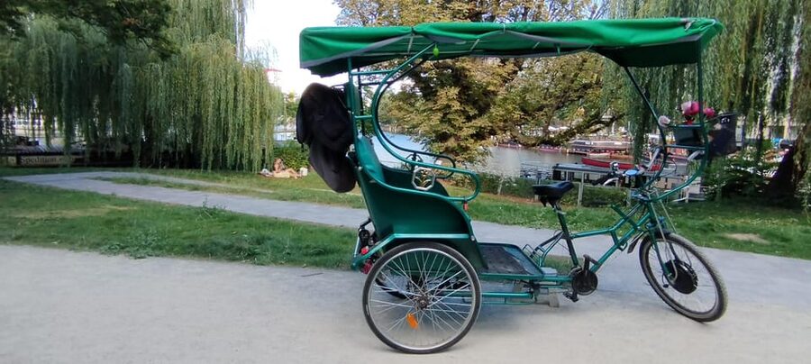 Promotion Berlin Rickshaw Shared Guide (Combo Vehicle Group) - Photo planning and comfort: small perks that make the day better
