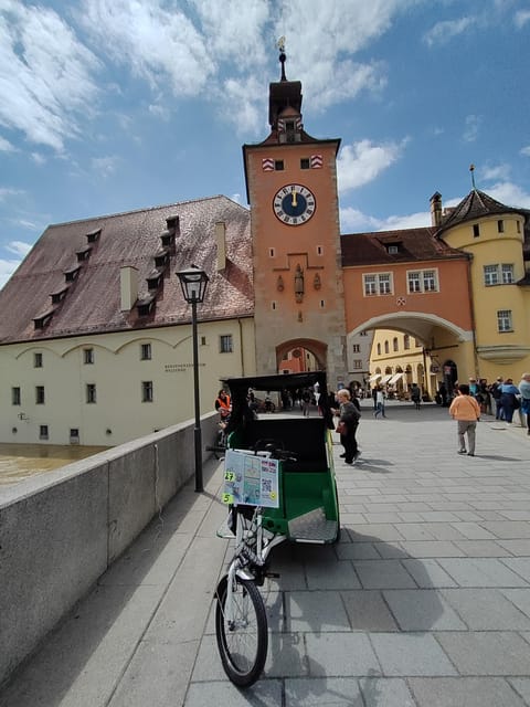 Regensburg citytour rickshaw-pedicab - How the pedicab seating and wheelchair setup really work