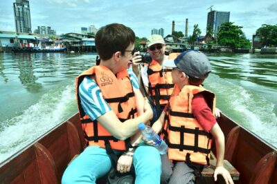 Rickshaw & Hike the Colors of Bangkok jungle - Stop in Khlong Toei market: where Bangkok ingredients have stories