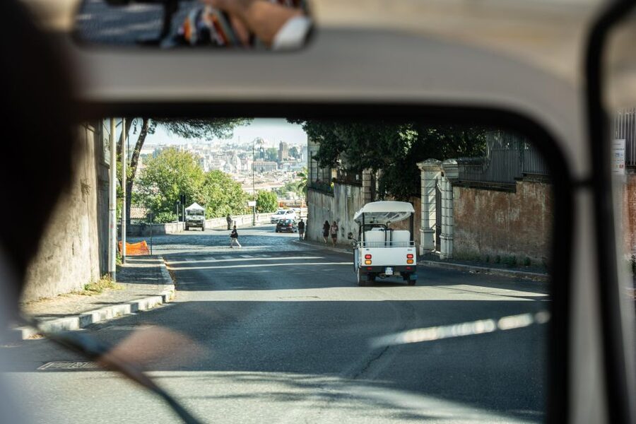 Rome: 2-Hour Vip Tuk-tuk tour with Hotel Pickup and Prosecco - Arriving by VIP Tuk-Tuk: Pickup That Actually Saves Time