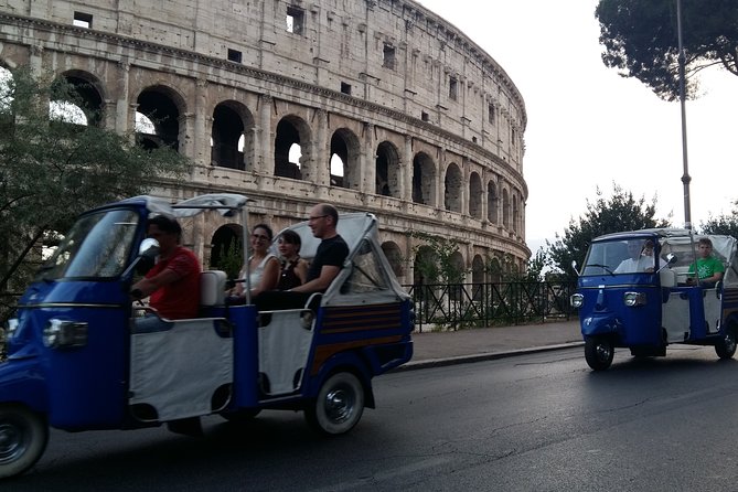 Rome by Ape Calessino Auto Rickshaw - Piazza Venezia, Vittoriano, and the Colosseum Area From the Outside