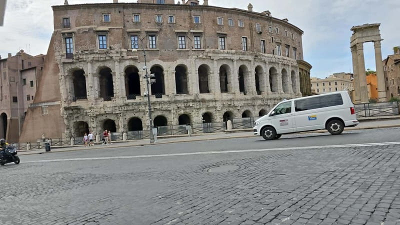 Rome: City Center Private Tour With Tuk-Tuk - Trastevere and Campo de’ Fiori: street Rome between the headline sights