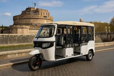 Rome: Electric Tuk Tuk (night) withphotography services - Route choice: Colosseum plus Trevi vs the keyhole-and-Castel Sant’Angelo loop