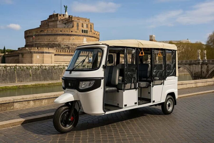 Rome: Electric Tuk Tuk (night) withphotography services - Route choice: Colosseum plus Trevi vs the keyhole-and-Castel Sant’Angelo loop