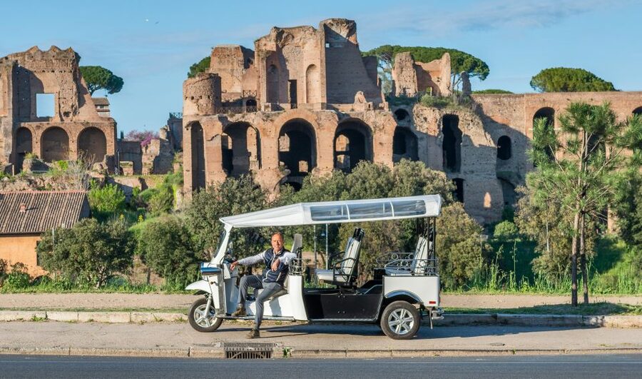 Rome: Private City Tour by Electric Tuk Tuk - Panoramic terraces and piazza moments you’ll feel in your photos