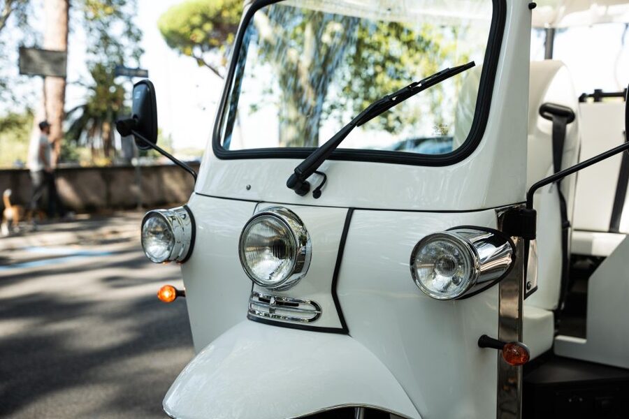 Rome: Private Tuk Tuk Tour with Hotel Pickup and Prosecco - Janiculum Hill Prosecco: Rome’s best short “stay a minute” moment
