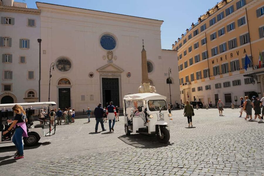 Rome: Tuk-Tuk Guided Tour in Rome City Center - Largo di Torre Argentina: A Short Stop With a Big Backdrop