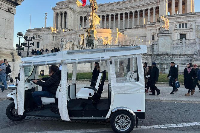 Rome:Tuk-Tuk Private Tour of the City Center - Largo Argentina and its cat sanctuary: history meets everyday Rome