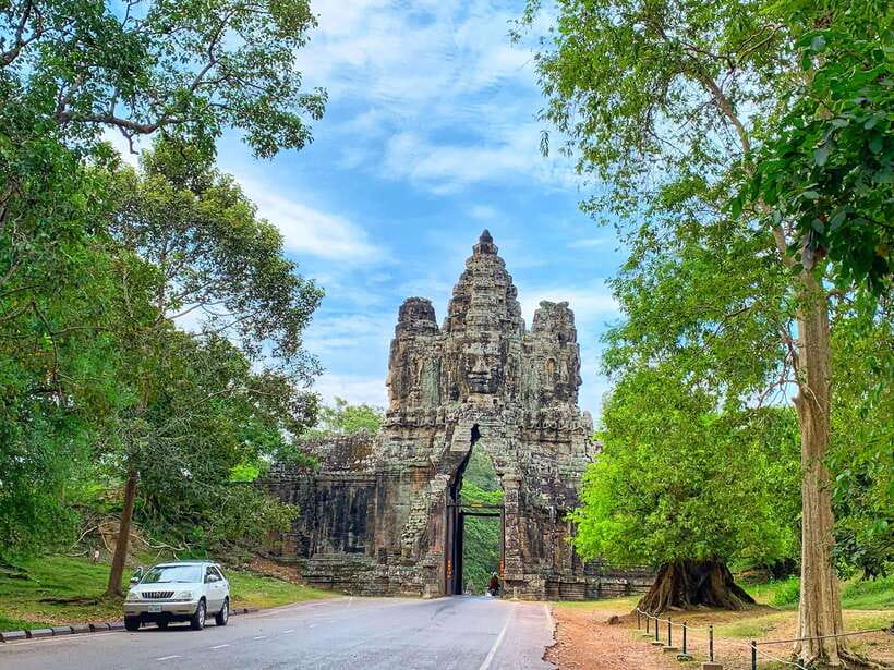 Siem Reap: Angkor Wat Private Tour by Tuk Tuk - Angkor Wat: Vishnu, Suryavarman II, and why it still feels alive