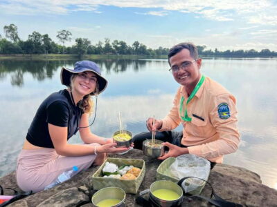 Siem Reap: Angkor Wat Sunrise Tour via Tuk Tuk & Breakfast - Tuk tuk rides, cool towels, and a guide who actually explains