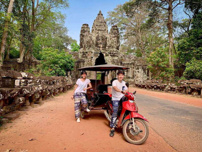Siem Reap: Angkor Wat Sunrise Tour via Tuk Tuk & Breakfast - Ta Prohm and Ta Nei: where trees take over the stone