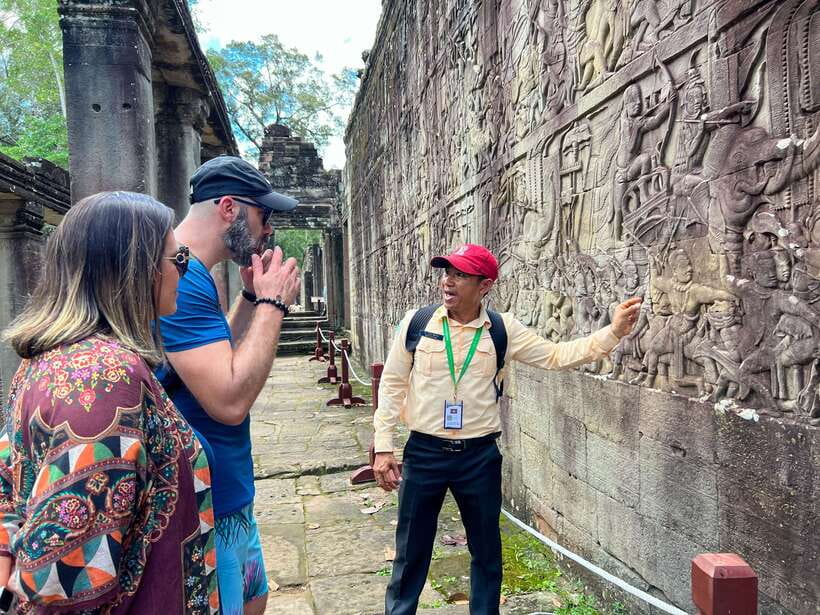 Siem Reap: Angkor Wat Sunrise Tour via Tuk Tuk & Breakfast - Siem Reap local market: snack your way through Cambodian specialties