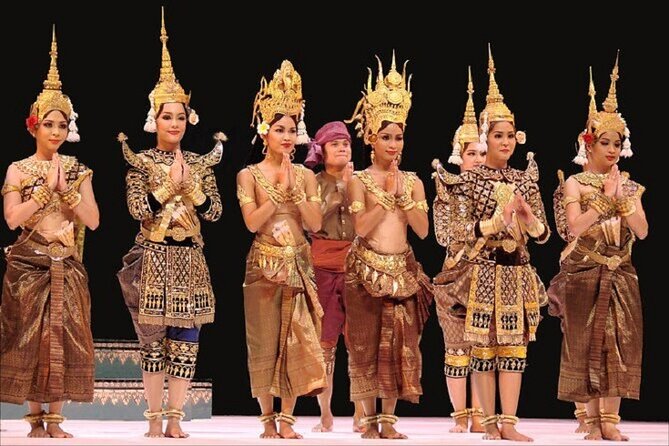 Siem Reap: Apsara Dance Show & Dinner with Tuk-Tuk Transfers - Tuk-tuk pickup in Siem Reap: the easy start