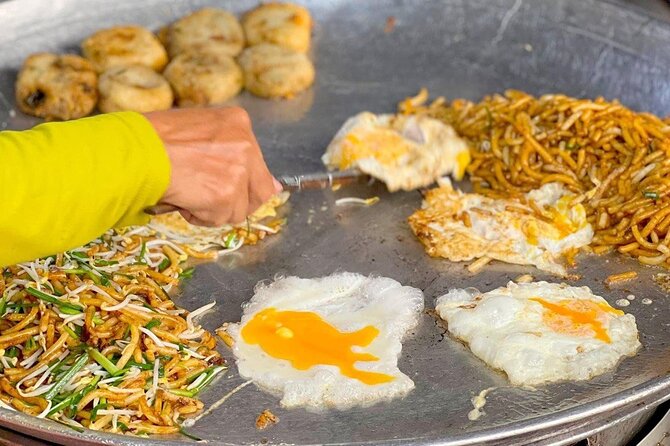 Siem Reap: Local Street Food Experience by Tuk-Tuk - The beer finish at a local bar