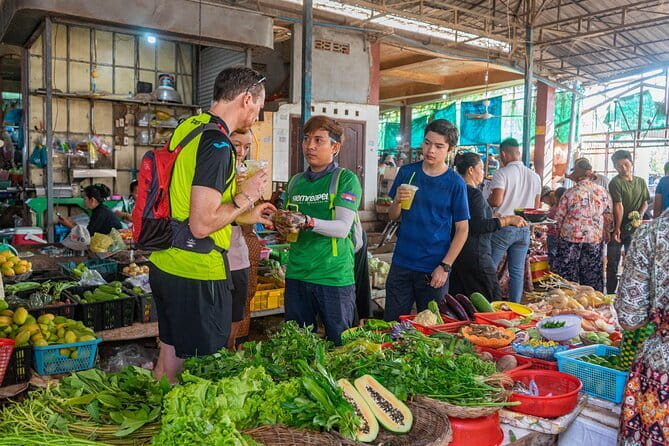 Siem Reap Morning Market & Food Tour by Tuk Tuk - Stop 4: Wat Bo Road palm cream cake