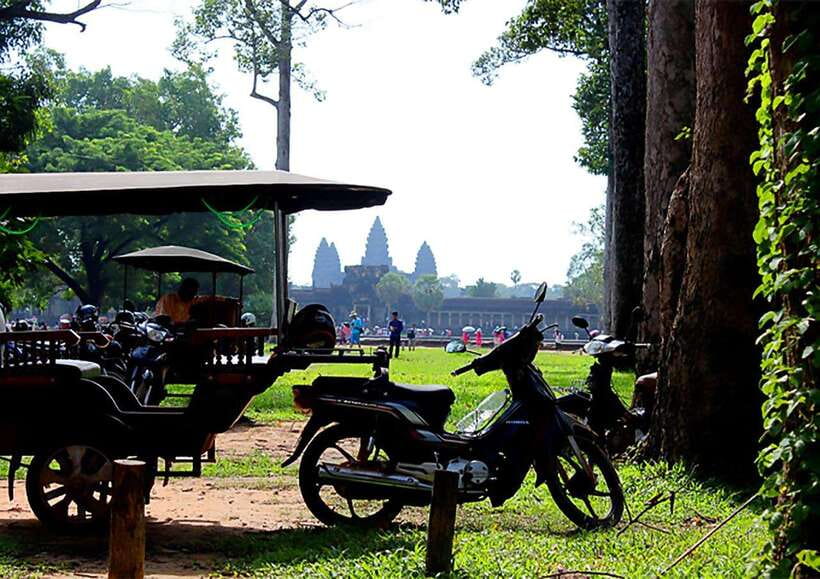 Siem Reap : Private Tuk-Tuk Tour of the Magnificent Temples. - Terrace of the Elephants: The 300-Meter “Stage”