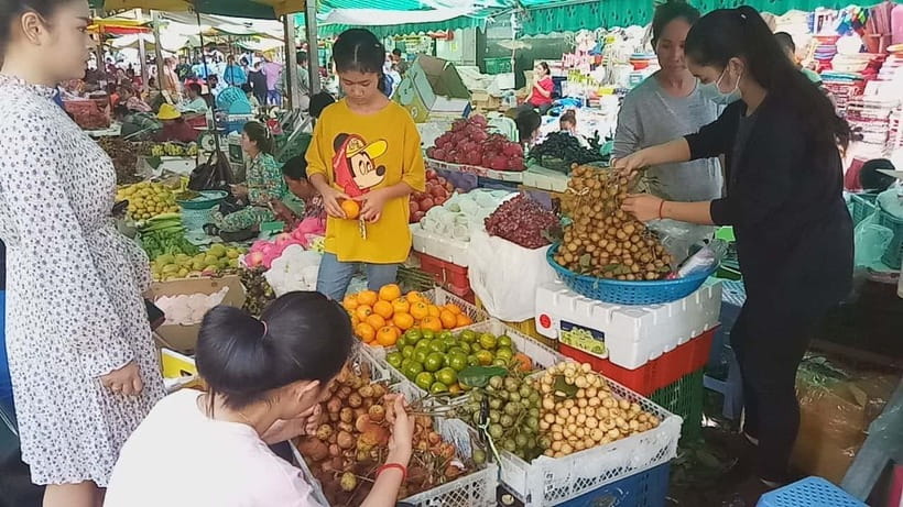 Siem Reap Street Foods Tour by Tuk Tuk with Personal Guide - Food range: when you want adventurous bites (and when you don’t)