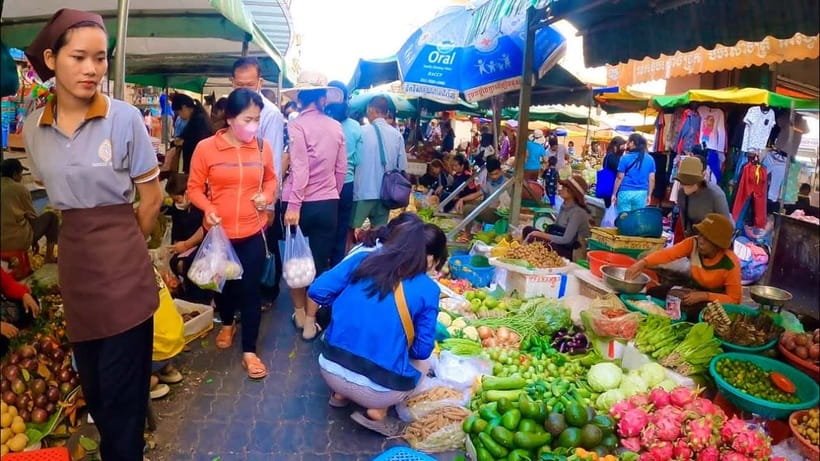 Siem Reap Street Foods Tour by Tuk Tuk with Personal Guide - Stop 3: Phsar Samaki vegetable & fruit market—taste what’s already moving