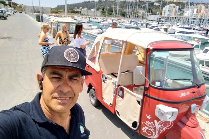 Sigtseeing in a Tuk Tuk ,Unique Experience - Why the Open Sides Matter (More Than You’d Think)