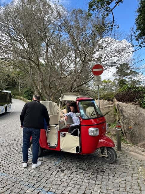 Sintra: 1-Hour Guided Tuk-Tuk Tour - Castle of the Moors: rugged walls and big viewpoint energy