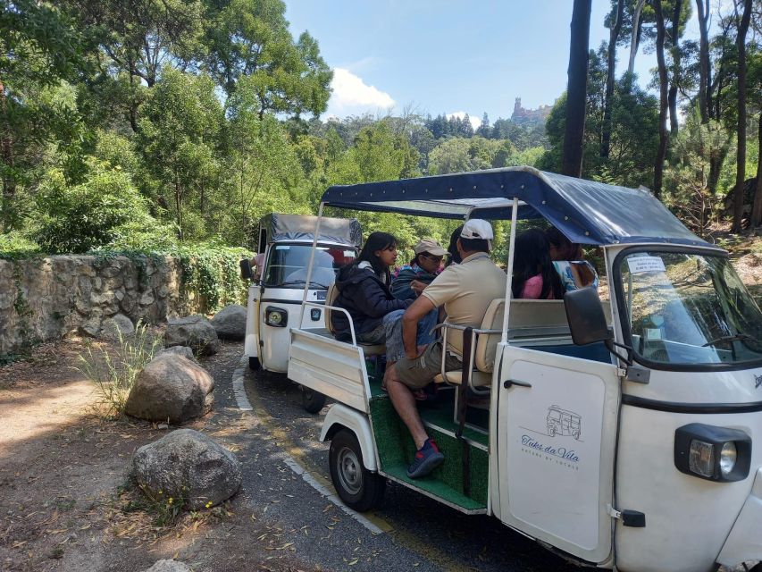 Sintra:1 hour tuk tuk experience to Pena Palace(3 monuments) - Stop 3: Castle of the Moors Photo and Structure Time