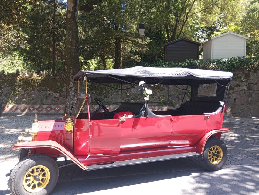 Sintra: Mountain tour by vintage TukTuk - Stop 3: Biester Palace and Park—where scenery feels more personal