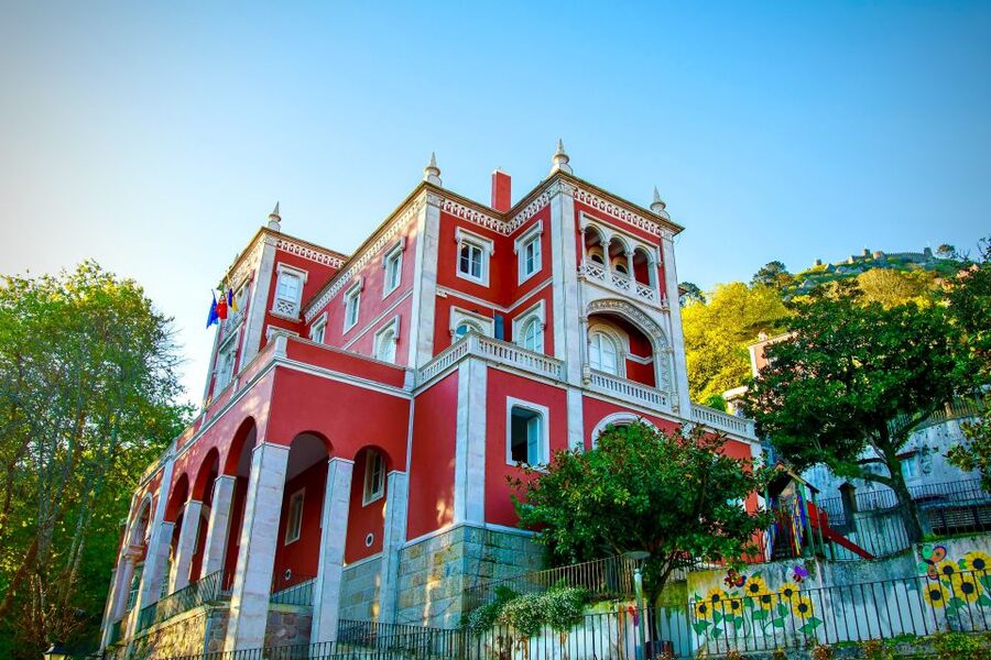Sintra: -Sintra Sightseeing Tour With Tuk Tuk (1hr) - Castle of the Moors: A Fort Stop Built for Views