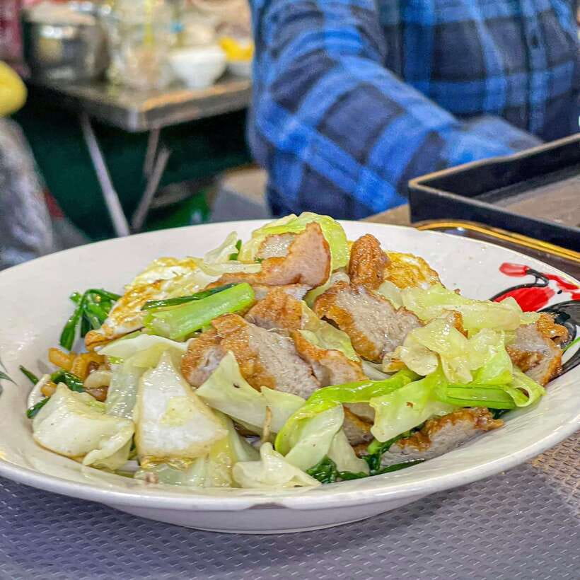 Street Food Tour and Phare Circus with Tuk-Tuk Transfers - Night market tasting: desserts, skewers, and the insect options