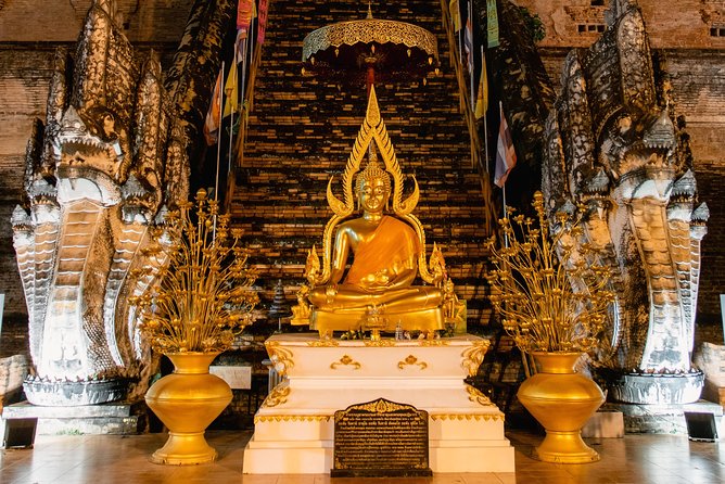 Sunlight or Moonlight: Chiang Mai City Tuk Tuk Tour - Wat Sri Suphan (Silver Temple): details you’ll actually notice