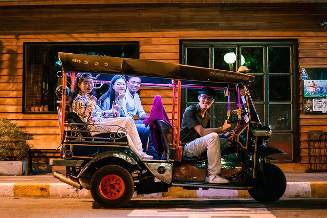 Sunlight or Moonlight: Chiang Mai City Tuk Tuk Tour - Warorot Market (Kad Luang) and the Flower Market: how to use this time