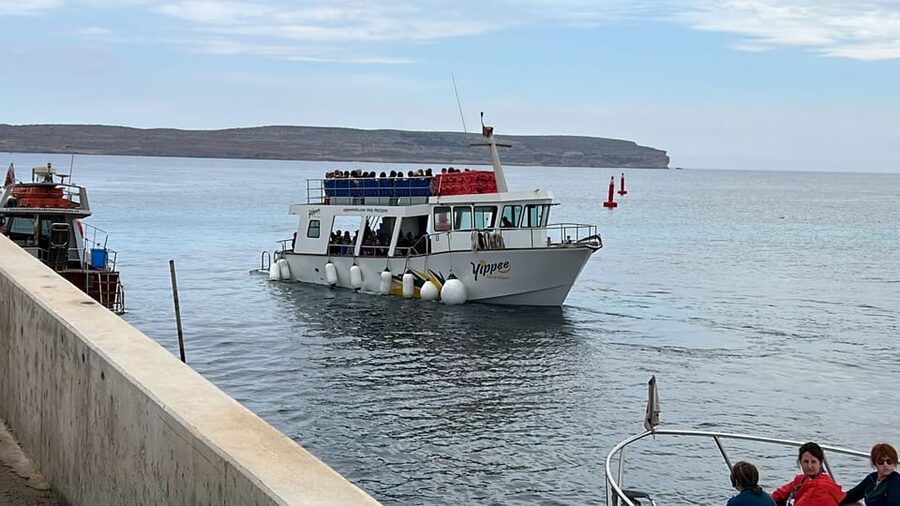 Sunset Tuk Tuk Tour in Gozo & Blue Lagoon (Comino) - Gozo stops that matter: cliffs, bays, Ta’ Pinu, and salt pans