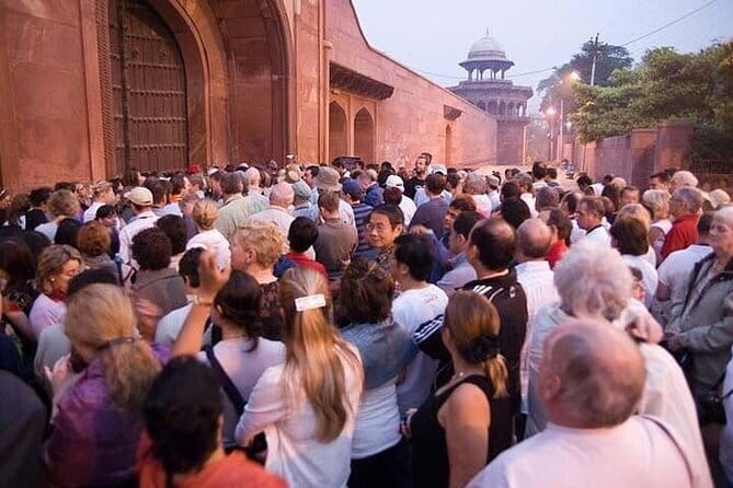 Taj Mahal Tour By Auto Or Rickshaw - Entering the Taj Mahal without the usual stress