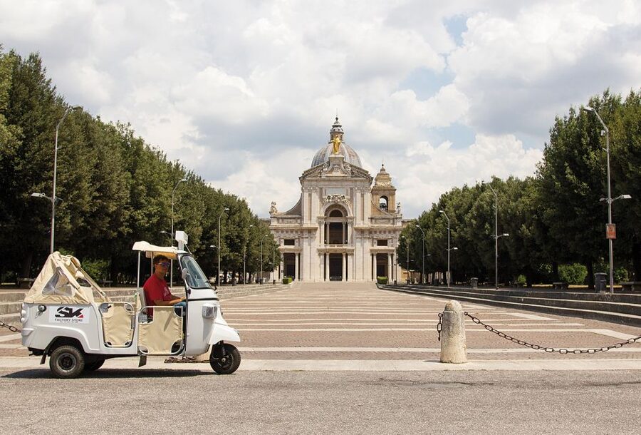 The Life of Saint Francis Tour by Tuk Tuk: English & Spanish - Key highlights at a glance