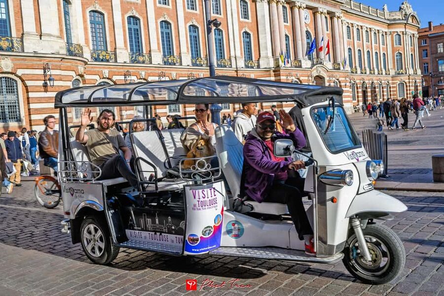 Toulouse: Electric Tuk-Tuk Tour with Photo Stops and Audio - Why Toulouse Loves an Electric Tuk-Tuk