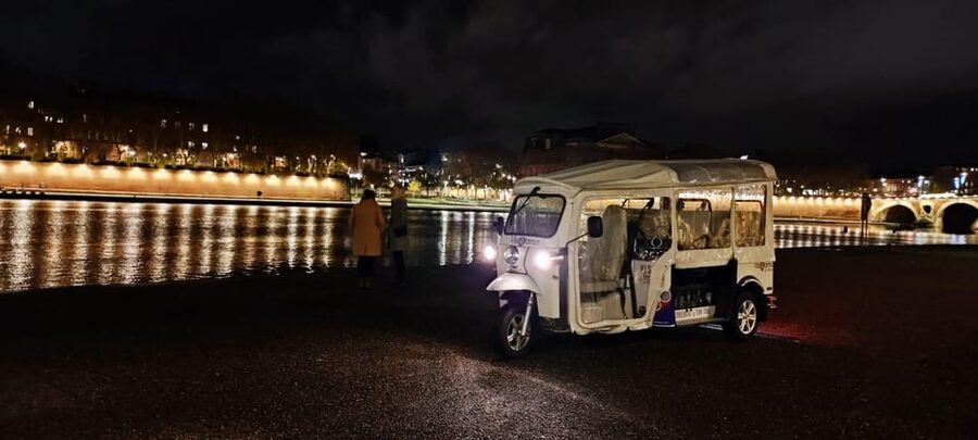 Toulouse: Electric Tuk-Tuk Tour with Photo Stops and Audio - Small Private Group Comfort (and Why Up to 4 Matters)