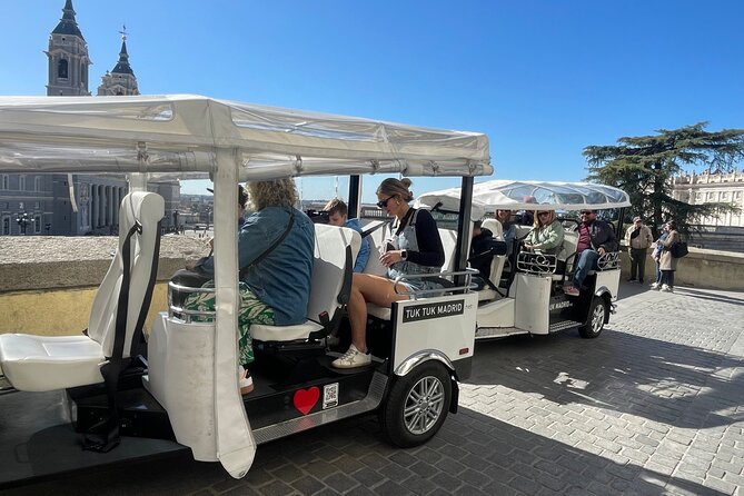 Tour en tuk-tuk electrico por MADRID MODERNO - Jerónimos, Buen Retiro remnants, and Prado zone stops: the “royal-to-museum” story