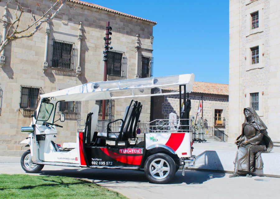 Tour Guiado En Tuk Tuk Recorre Avila De La Forma Mas Comoda - Audio Guide + Driver Q&A: Getting Stories Without Slowing Down
