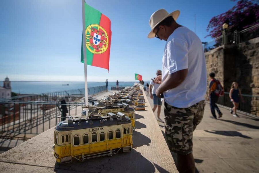 Tour in Lisbon: Poets Tour by TukTuk CTuk. - Price and logistics: one hour for up to four people