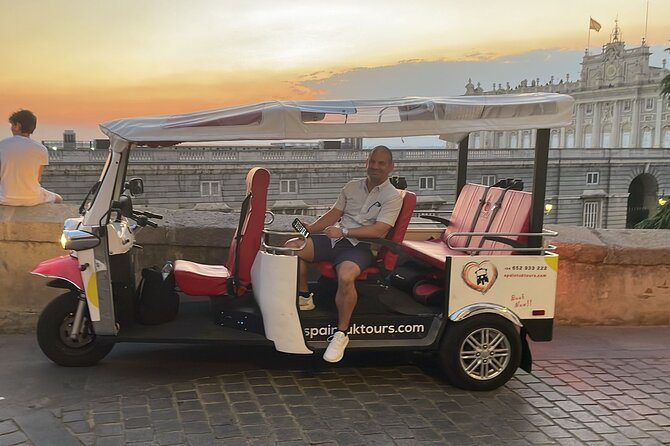 Tour Madrid: Royals, Plazas & Secrets 3H - Royals, plazas, and street-level secrets on a 3-hour tuk-tuk loop