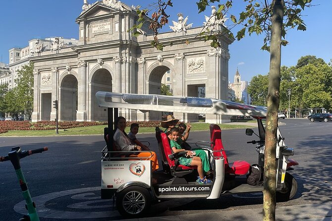 Tour Madrid: Royals, Plazas & Secrets 3H - Plaza de las Cortes and Neptune Fountain: power, symbols, and scale