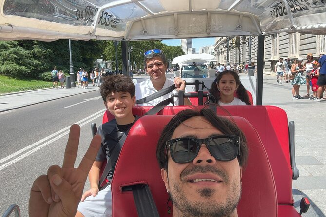 Tour Madrid: Royals, Plazas & Secrets 3H - Meeting point and how the route strings together