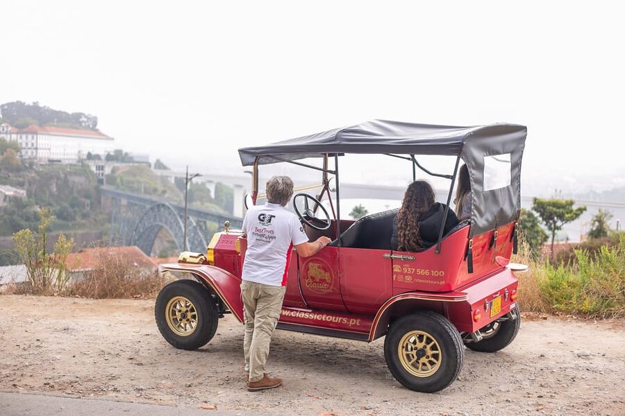 Tour Porto: Classic Adventure in Electric Tuk Tuk - Key Highlights Worth Booking For