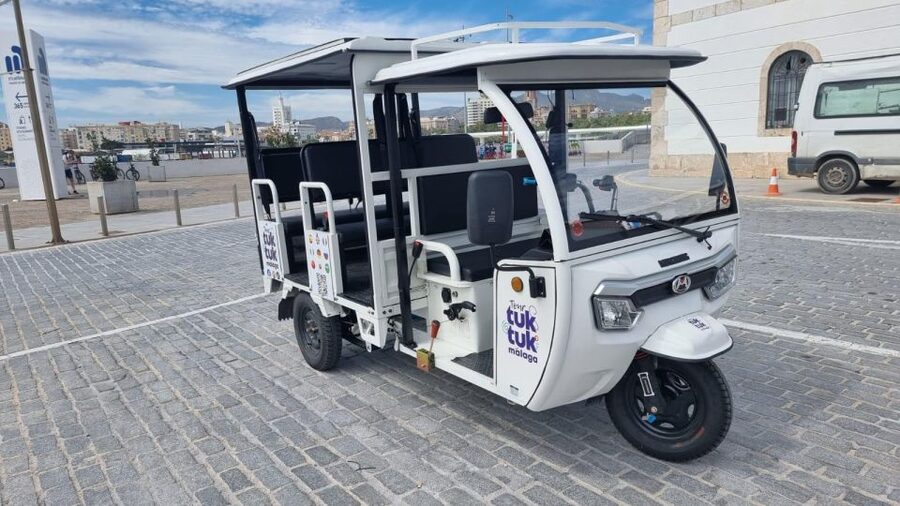 Tour Tuk Tuk Málaga - Meeting at Paseo Marítimo Ciudad de Melilla (Near the Farola)