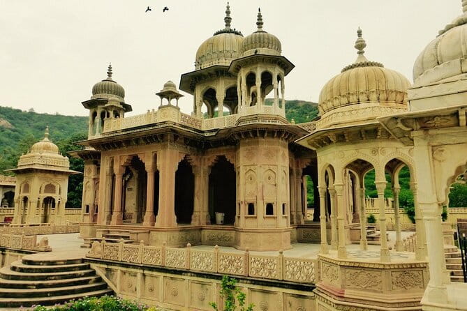 Travel Through the Streets of Jaipur by Tuktuk with a Local - Quick hits before your Jaipur tuktuk ride
