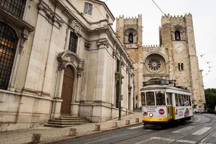 Travel to the Medieval part of Lisbon by Tuk Tuk - Sé Cathedral and the Medieval Core You First Understand