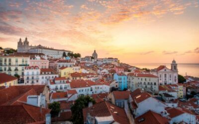 Travel to the Medieval part of Lisbon by Tuk Tuk - Starting Where It’s Convenient: Restauradores Square or Hard Rock Cafe Lisbon
