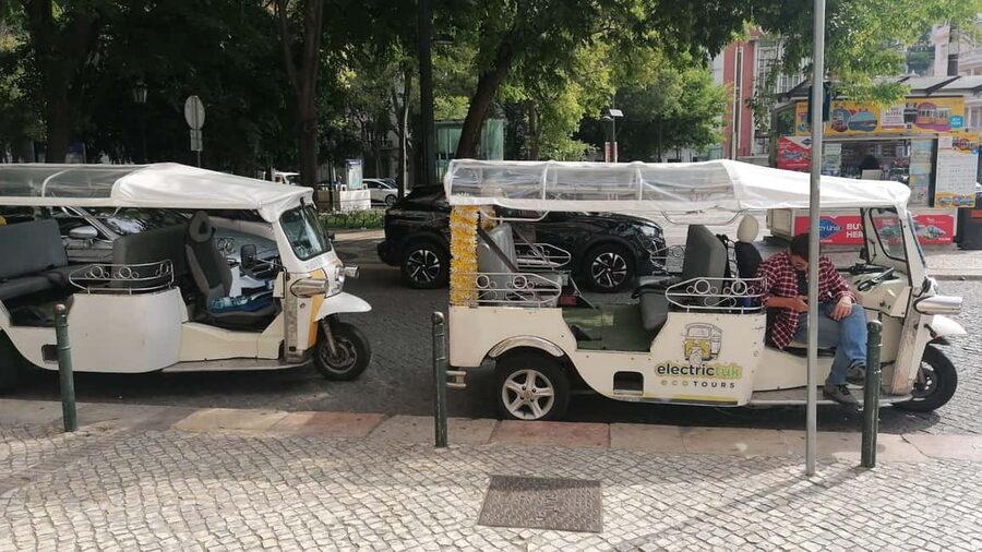 Travel to the Medieval part of Lisbon by Tuk Tuk - Final Reality Check: The One-Hour Limit